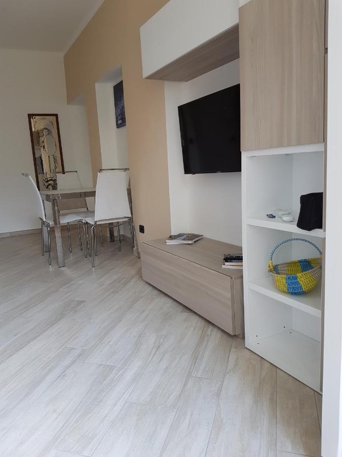 Ferienwohnung Karina House-check in H 24 Como Exterior foto