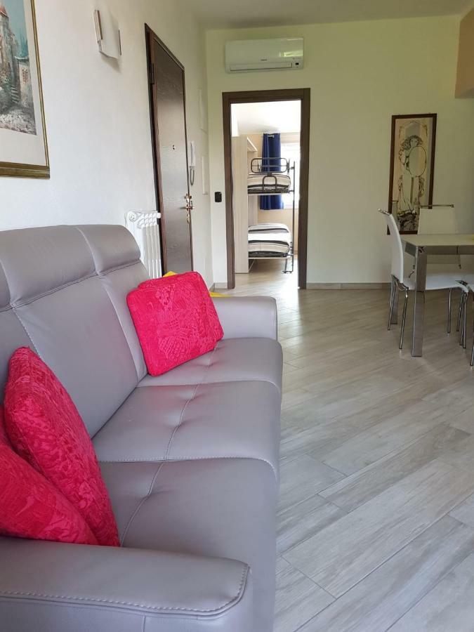 Ferienwohnung Karina House-check in H 24 Como Exterior foto